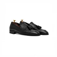 Black tassel loafer, tassel detail