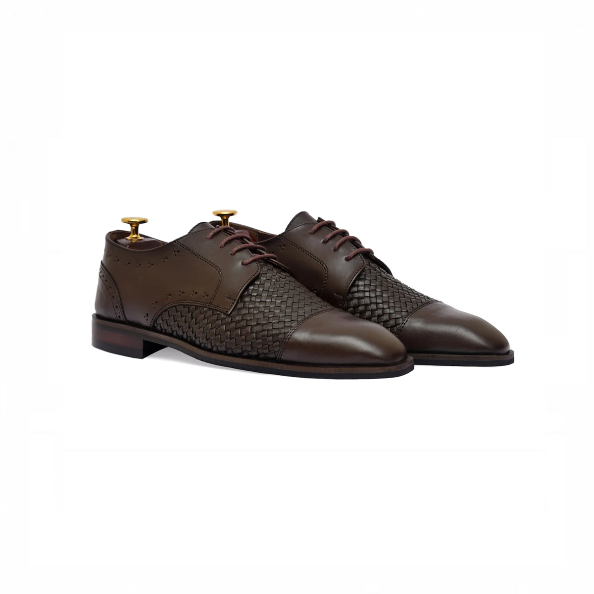 Brown brogue oxford, sole detail